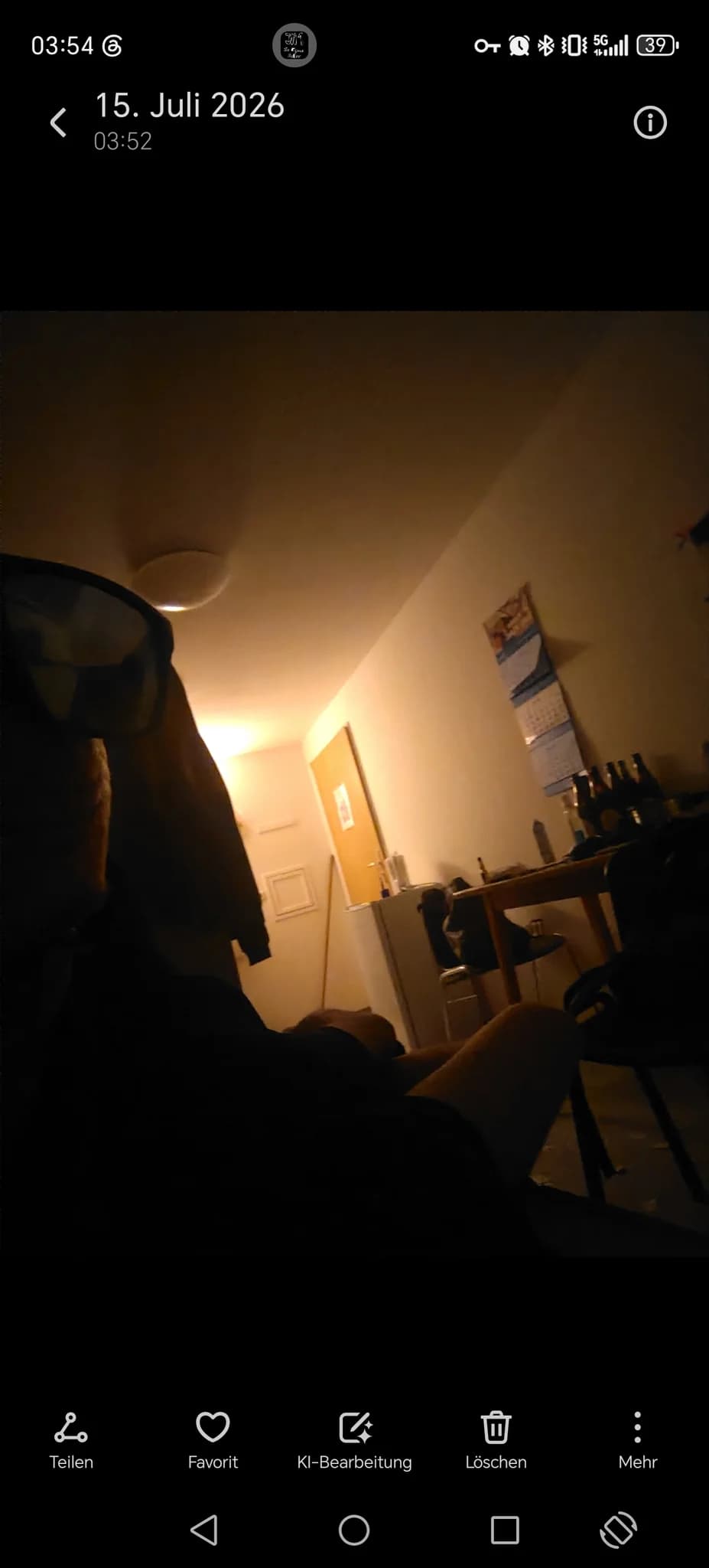 schleichtseid3:30uhrVormeinerTürRumbisjetzt 4:10UHRwas willstduvonmir..ichbinwieimmerganzobenrechtswerdauer46..elenderpsycho